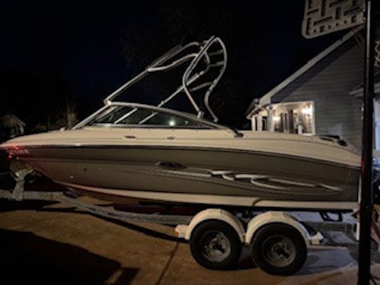 Poderoso Sea Ray Select 200 com torre para alugar em Jackson Lake