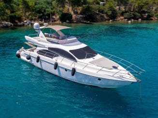 Iate a motor de luxo Azimut de 50 pés em Bodrum para 6 pessoas durante a noite