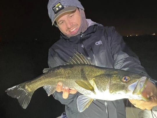 Carta de pesca com mosca na Baía de Osaka com um guia profissional!!