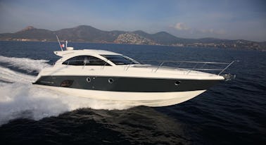 Aluguel de iates a motor Beneteau Monte Carlo de 42 pés em Cote d'Azur, França