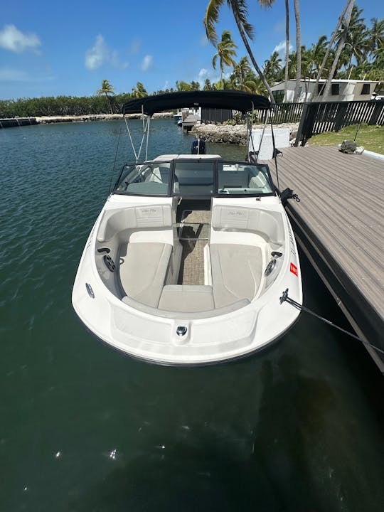 Sail & Explore Islomorada Waters with Our Searay Bowrider!