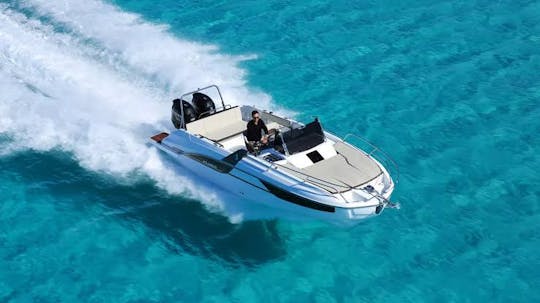 Motorboat up to 9 guests - Confortable Beneteau 8 Meters 300ch 