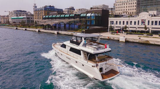 Excursion en yacht Ferretti Luxury de 79 pieds au coucher du soleil à Istanbul Mix !