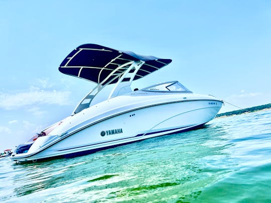 FunDay Getaway! Captain Included! 24' twin engine jet boat