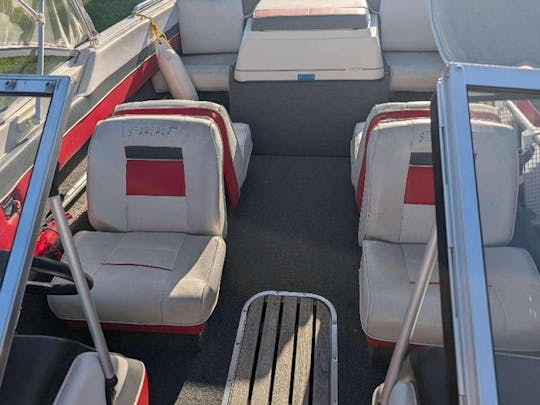 StarCraft Bowrider de 16 pés com motor MerCruiser de 300 cv