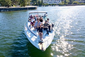 Discover Vancouver's Coastal Beauty aboard a 30ft Sea Ray Sundancer Yacht