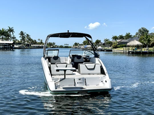 Enjoy Yamaha AR250 Jet Boat in Cape Coral, Florida (minimum 3 days)