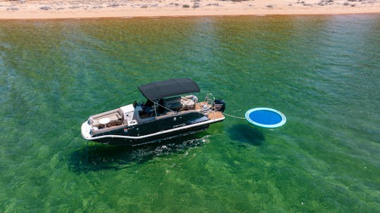 Bayliner 25ft Luxury Pontoon Charter in South Lake Tahoe