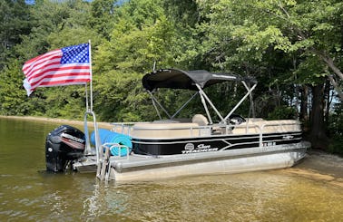 22ft SunTracker Party Barge on Lake Anna 