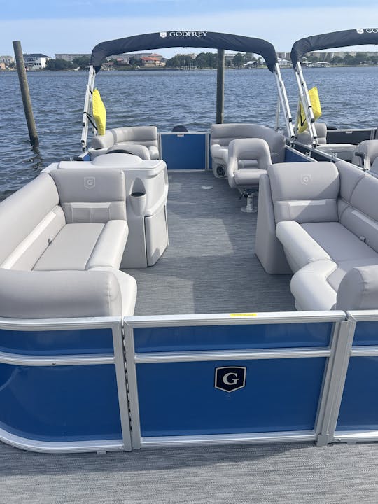 Pontón Godfrey 2024 de 22 pies con Suzuki de 75 CV