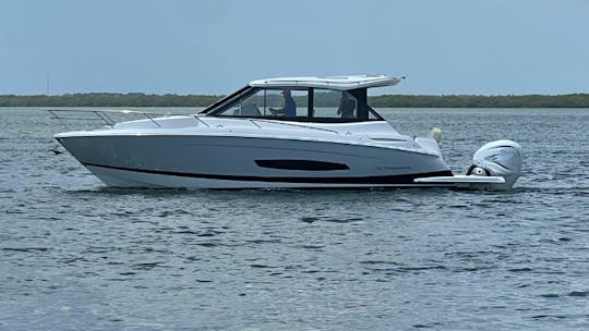 Location de yacht « Queen Manhasset » à Saint-Pétersbourg, en Floride