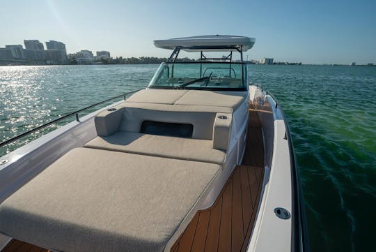 Iate de luxo 2025 Axopar 38' para a escapadela dos seus sonhos!
