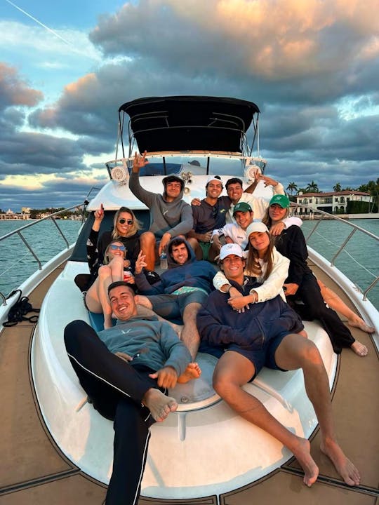 Iate de luxo Silverton Flybridge 48 pés em Miami!