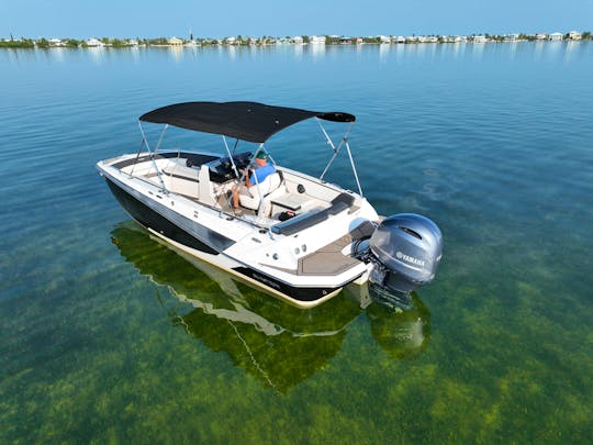 Glastron Deck Boat 150 HP Yamaha