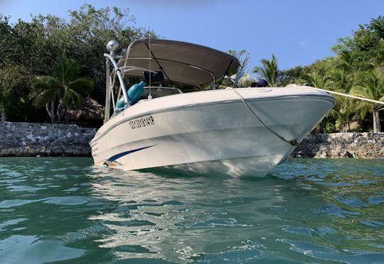 Divertido barco para navegar cerca de Ixtapa