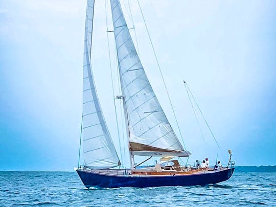 Luxury Sailing Experience in Bocas Del Toro