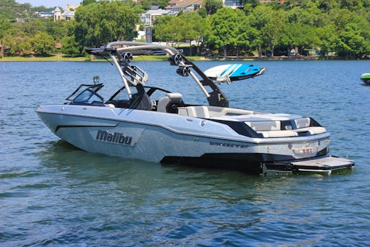 2020 Malibu Wakesetter LSV 25 Wake Boat