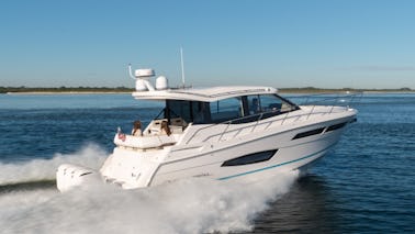 39ft Regal Motor Yacht In Tampa , FL