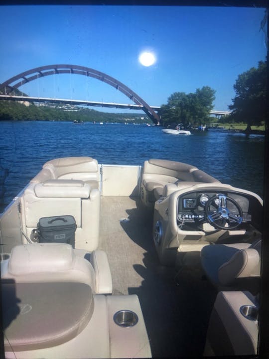 12 Person Party Barge Pontoon on Lake Travis!!!!