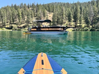 Luxury 25ft Trifecta Tritoon on Lake Okanagan