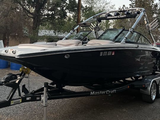 Mastercraft wakeboard/surf boat