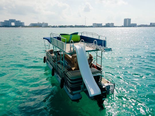 Location de bateau familial Ponton #GMBPONTOON de 30' à Cancún 