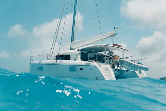 Lagoon 421 Luxury Catamaran at Cancún Isla Mujeres GMB421VIP