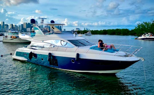 Gorgeous Azimut Flybridge 60 for the best Miami experience