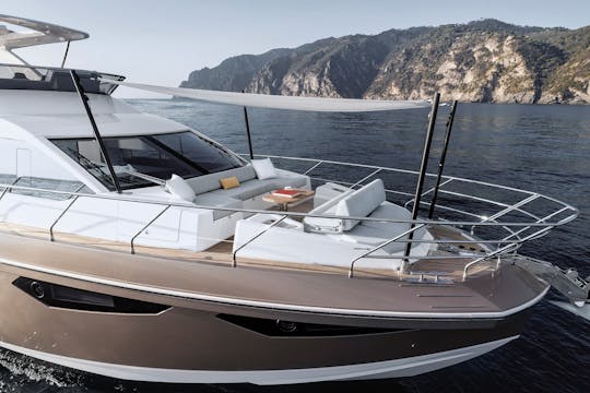 Iates a motor Azimut 60 Fly