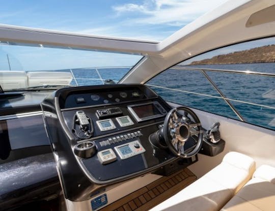 Alquiler de yate a motor de lujo Sunseeker Portofino de 48 pies en la Costa Azul, Francia 💎