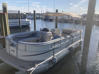 South Bay 24ft Tritoon, Brand new 150HP Suzuki motor! 