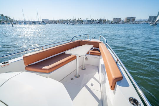 Fast and lots of fun - power cruiser twin outboards 200 hp | 28ft Axopar T-Top