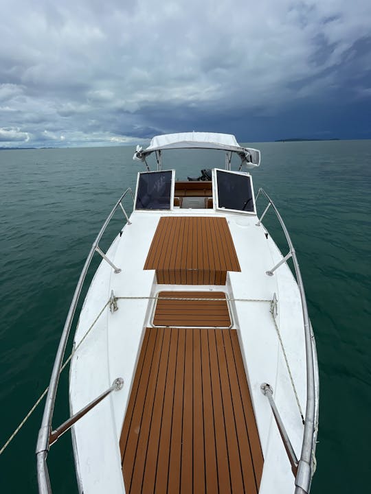 Visite des îles en bateau à moteur privé - plongée avec tuba, apnée, plongée sous-marine.