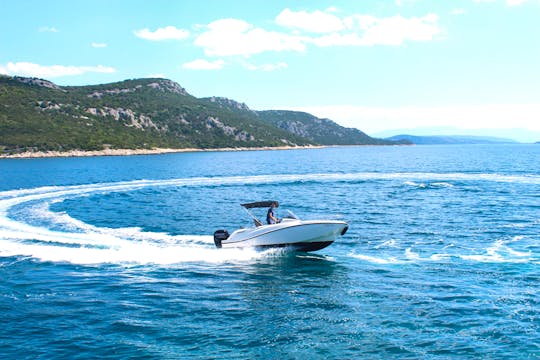 Quicksilver 605 Sundeck Boat in Split