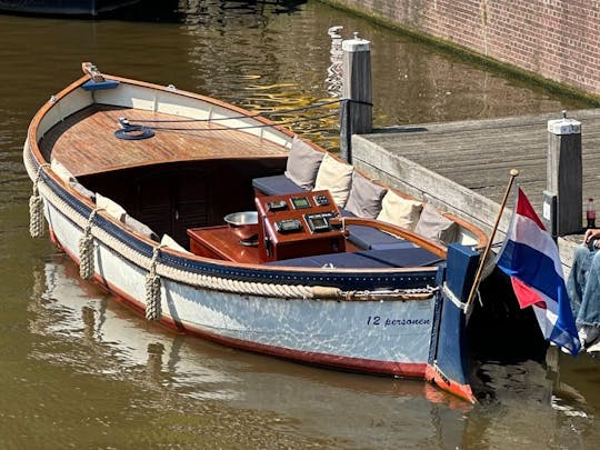 Tour privado en barco de caña abierta en Ámsterdam, Países Bajos