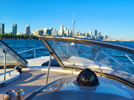Private 28' Boat Rental in Toronto | 6 Person Boat 