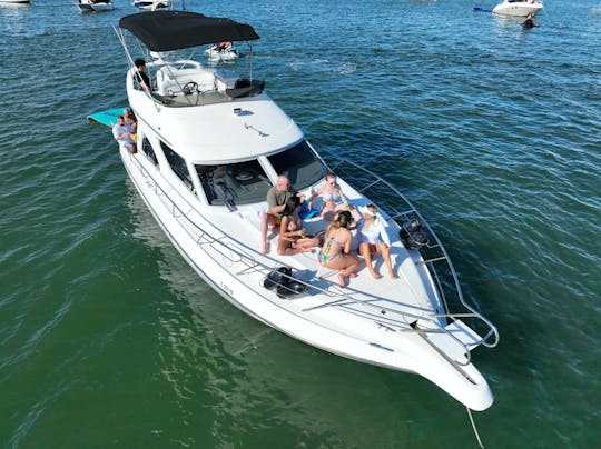 Rent this beautiful 45' Yacht in Miami! GET 1HR FREE Monday-Thursday