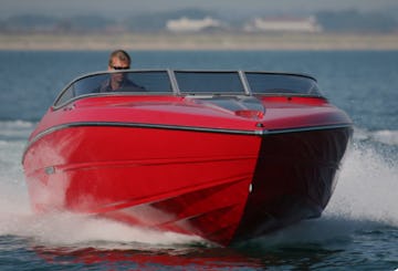 Profitez des eaux du 🇧🇸 en hors-bord 🚤