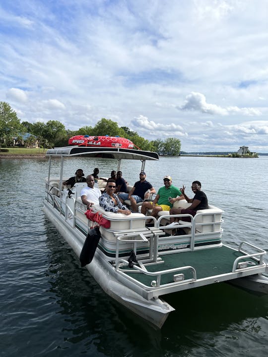 26ft Riviera Pontoon on Lake Norman