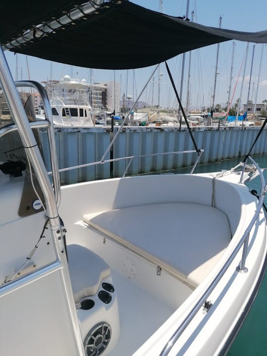 Seawind 22 ft, le meilleur bateau à moteur pour votre escapade estivale.