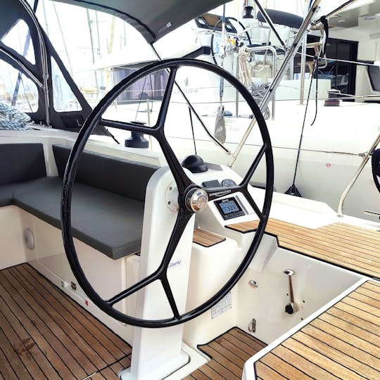 Οktana Bavaria C42 (2023) Sailing Yacht Charter