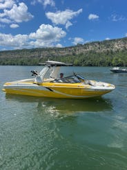 Centurion Fi25 Surf Boat Accommodate Up To 15