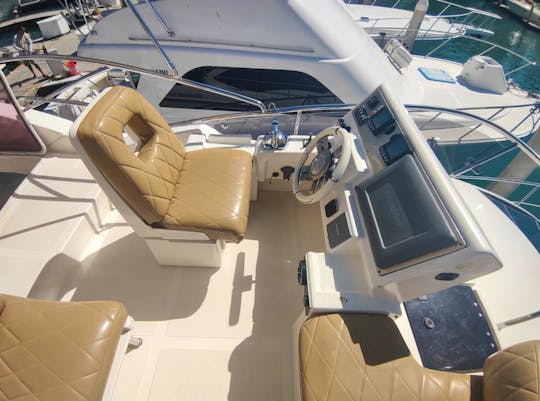 Gorgeous Azimut 38ft Motor Yacht In Cabo San Lucas