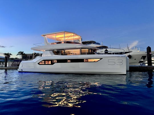 Leopard 53 パワーカタマラン — ナッソーのプライベートヨットチャーター