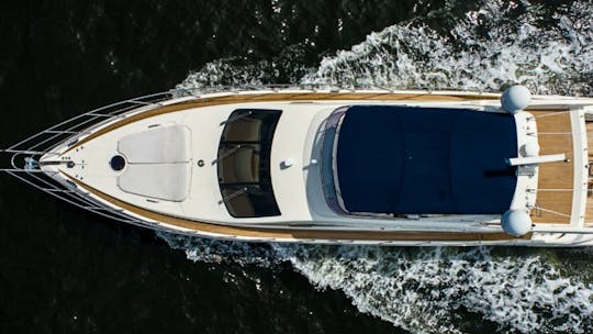 Luxurious 65’ Azimut yacht, FREE 1 HR, JETSKI + CHAMPAGNE*  