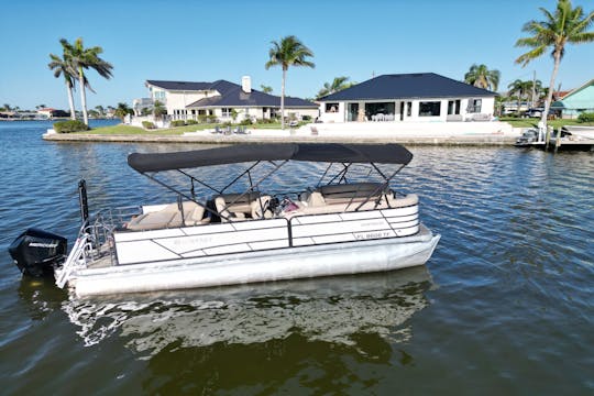 Godfrey Sweetwater 2486 SFL Lounge avec un moteur de 200 CV