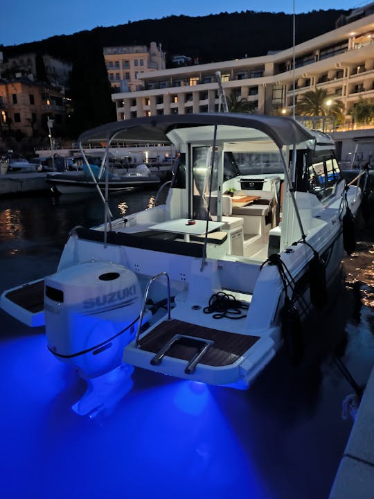 Explorez le Kvarner avec le bateau à moteur Merry Fischer 795