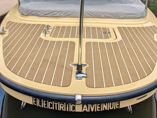 Electric Fantail 217 Boat on Lake Hopatcong