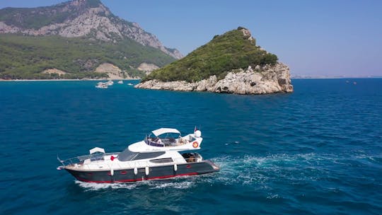 Private Motor Yacht With Diving for Konyaalti Coast in belek Antalya Province