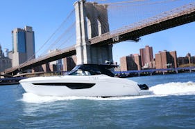 * Female Owned* -NYC'S #1 NEW LUXURY YACHT -IN MANHATTAN-12 GUESTS- SPECIAL RATE